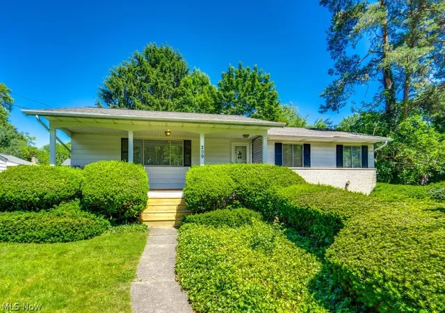 Photo 2 of Sale Pending at 209 Shiawassee Ave, Fairlawn, OH 44333 | MLS# 5216498 | Listing updated on 2026-08-05