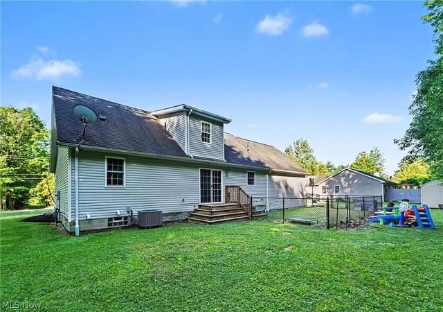 3rd image of 1310 Morning Star Dr, Roaming Shores, OH 44084 | MLS# 5217508