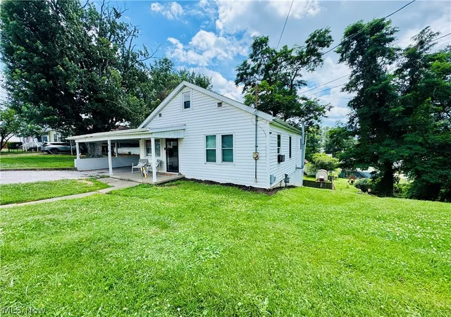 Homes for sale in Vienna, WV | 816 21st Street, Vienna, WV 26105 | MLS# 5217566