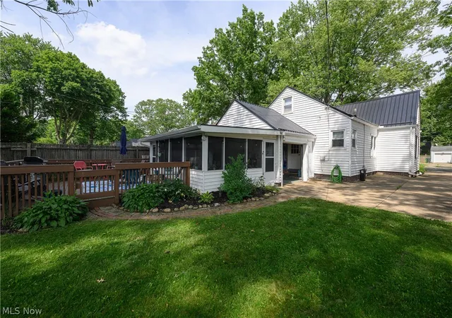 Homes for sale in North Canton, OH | 1421 Castlewood Ave Sw, North Canton, OH 44720 | MLS# 5217559
