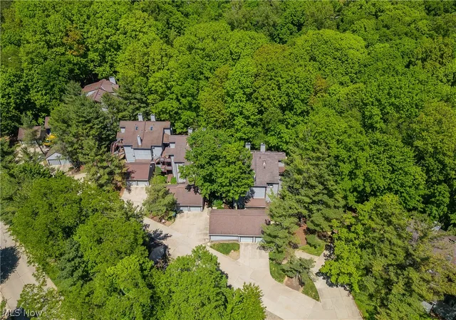 3rd image of 2153 Pinebrook Trl, Cuyahoga Falls, OH 44223 | MLS# 5217183