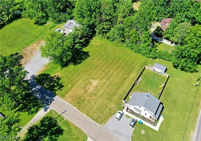 Photo 4 of Sale Pending at Myrtle Ave NW, Warren, OH 44483 | MLS# 5217127 | Listing updated on 2026-07-12