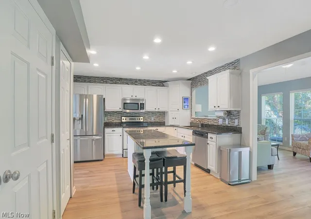 Photo 4 of Single family home for sale at 679 Jockeys Cir, Avon Lake, OH 44012 | MLS# 5217620 | Listing updated on 2026-07-28