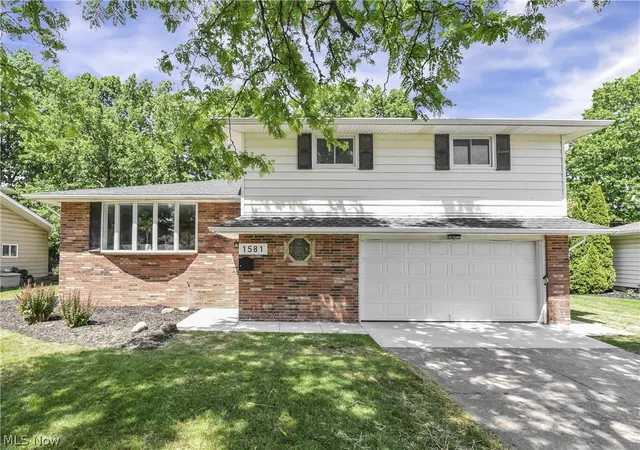 Photo 1 of Single family home for sale at 1581 N Cir View Dr, Independence, OH 44131 | MLS# 5217547 | Listing updated on 2026-08-27