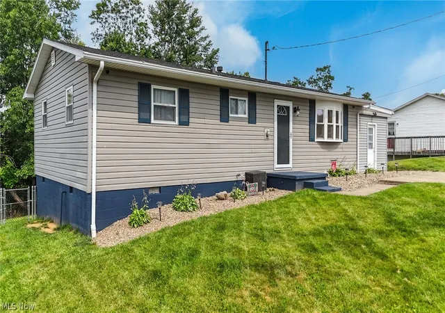 Homes for sale in Parkersburg, WV | 2118 Nash St, Parkersburg, WV 26101 | MLS# 5216983