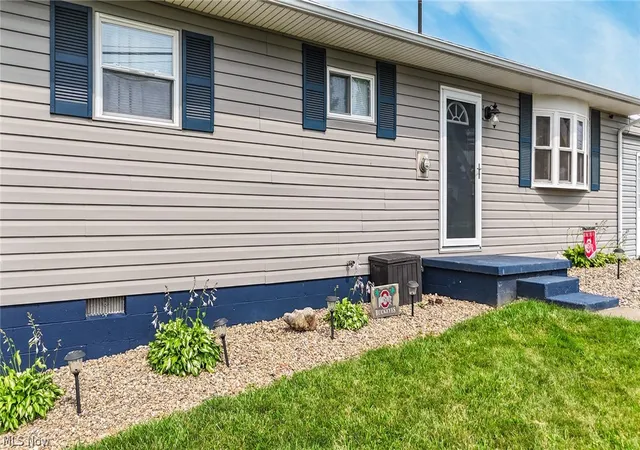Homes for sale in Parkersburg, WV | 2118 Nash St, Parkersburg, WV 26101 | MLS# 5216983