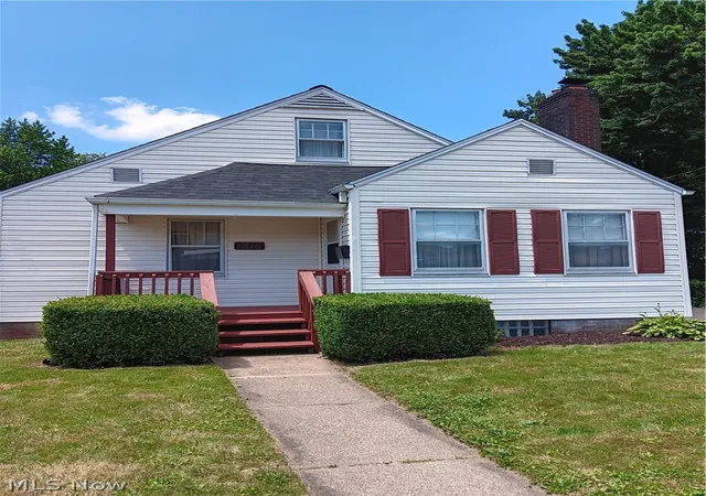 Photo 1 of Single family home for sale at 1815 Kirk Ct Nw, Canton, OH 44709 | MLS# 5217643 | Listing updated on 2026-07-08