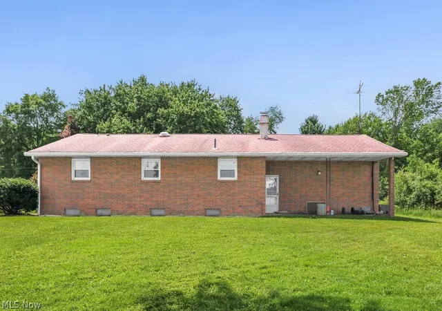 3rd image of 8000 Parks Ave Ne, Alliance, OH 44601 | MLS# 5217040