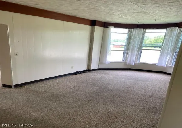 Listing Photo 2 - Condo for sale in building located at 1 Pitts Rd, Wellington, OH 44090 - Unit #