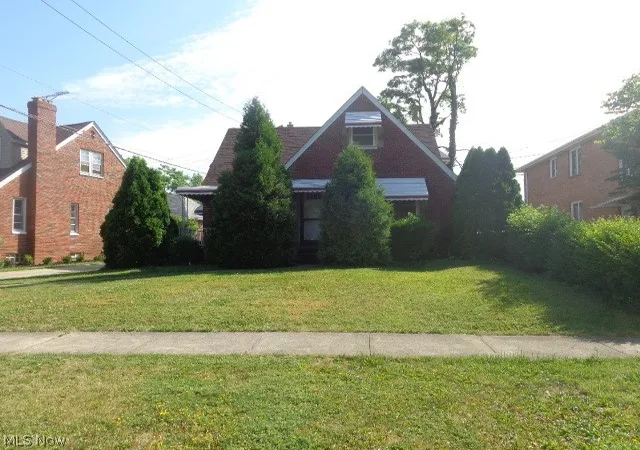 Homes for sale in Parma, OH | 6237 Chestnut Hills Dr, Parma, OH 44129 | MLS# 5217259