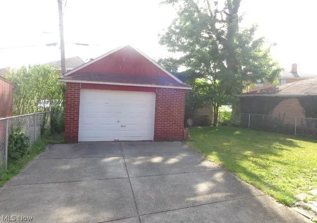 Homes for sale in Parma, OH | 6237 Chestnut Hills Dr, Parma, OH 44129 | MLS# 5217259