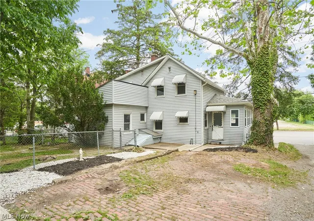 Homes for sale in Berea, OH | 221 Mulberry St, Berea, OH 44017 | MLS# 5217256
