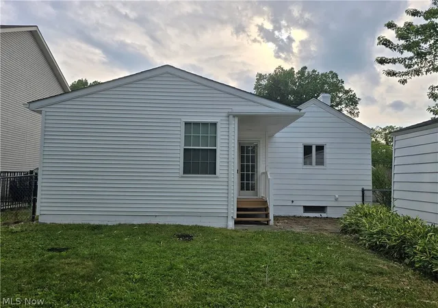 Homes for sale in Cuyahoga Falls, OH | 1871 15Th St, Cuyahoga Falls, OH 44223 | MLS# 5217845
