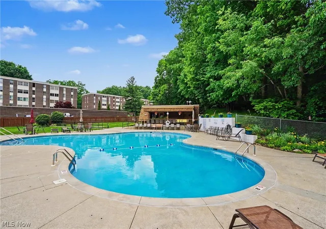 Homes for sale in Stow, OH | 3066 Kent Road, Stow, OH 44224 | Houzeo