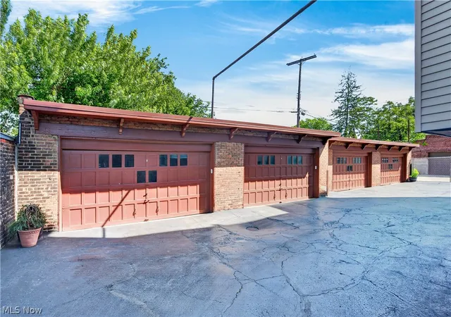 Homes for sale in Cleveland Heights, OH | 2661 Euclid Heights Blvd #5, Cleveland Heights, OH 44106 | MLS# 5216187