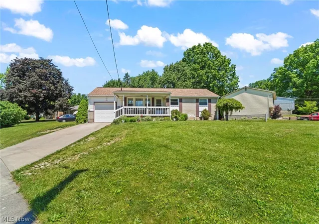 1st image of 1005 Leslie Ln, Girard, OH 44420 | MLS# 5217192
