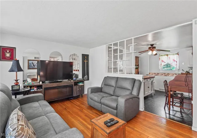 5th image of 1005 Leslie Ln, Girard, OH 44420 | MLS# 5217192