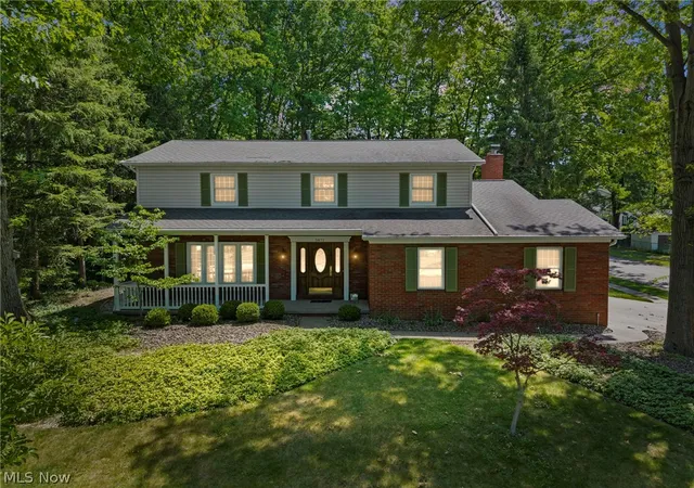 Homes for sale in Stow, OH | 3871 Greentree Rd, Stow, OH 44224 | MLS# 5217733