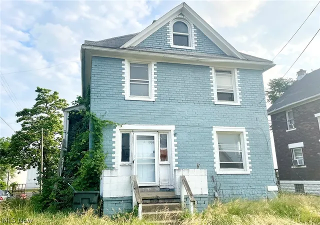Photo 2 of Single family home for sale at 1720 5th Street Se, Canton, OH 44707 | MLS# 5217985 | Listing updated on 2026-07-30
