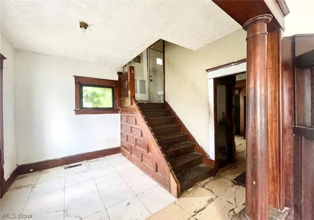 Photo 3 of Single family home for sale at 1720 5th Street Se, Canton, OH 44707 | MLS# 5217985 | Listing updated on 2026-07-30