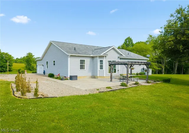 Photo 3 of Single family home for sale at 35895 Deersville Rd, Cadiz, OH 43907 | MLS# 5217948 | Listing updated on 2026-10-07