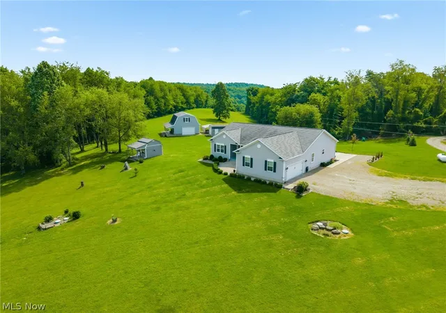 Photo 3 of Single family home for sale at 35895 Deersville Rd, Cadiz, OH 43907 | MLS# 5217948 | Listing updated on 2026-10-07