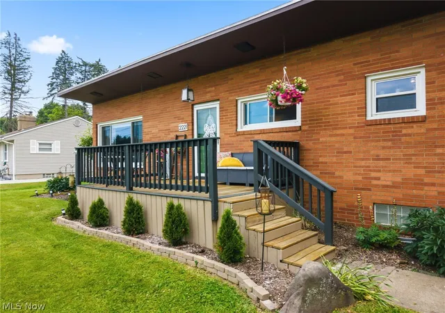 Homes for sale in North Canton, OH | 2221 Nw Schneider St Nw, North Canton, OH 44720 | MLS# 5216825