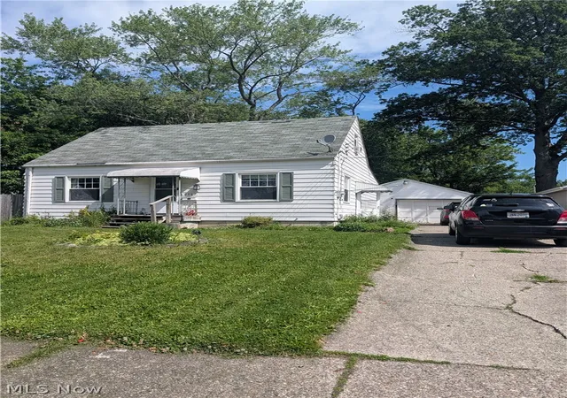 Homes for sale in Lorain, OH | 2567 E 38th St, Lorain, OH 44055 | MLS# 5215545