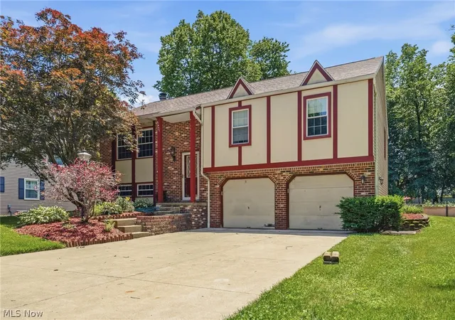 Homes for sale in North Canton, OH | 2606 Northam Cir Nw, North Canton, OH 44720 | MLS# 5216924