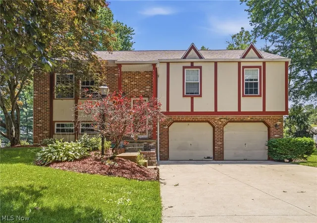 Homes for sale in North Canton, OH | 2606 Northam Cir Nw, North Canton, OH 44720 | MLS# 5216924