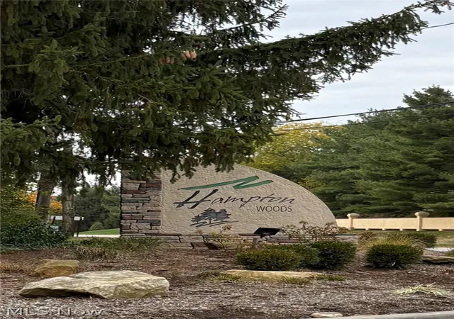 2nd image of 934 Hampton Ridge Dr, Akron, OH 44313 | MLS# 5217970