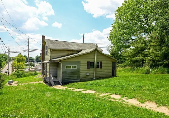 4th image of 893 Norton Ave, Barberton, OH 44203 | MLS# 5217915