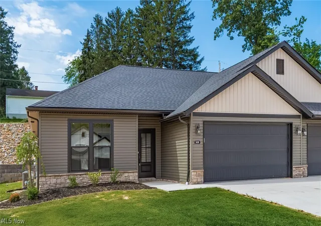 Photo 2 of Condo for sale at 3438 Jamestown Dr, Zanesville, OH 43701 | MLS# 5218067 | Listing updated on 2026-08-17