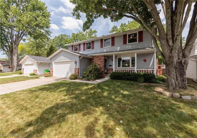 Homes for sale in Berea, OH | 457 Edgewood Cir, Berea, OH 44017 | MLS# 5217486