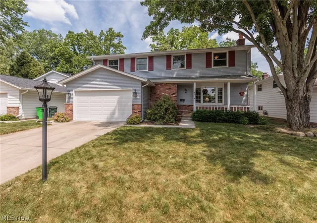 Homes for sale in Berea, OH | 457 Edgewood Cir, Berea, OH 44017 | MLS# 5217486