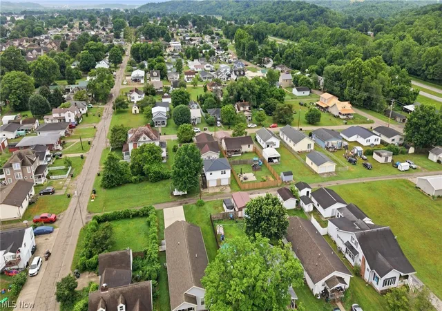 Homes for sale in Belpre, OH | 1010 1/2 Poplar Ave, Belpre, OH 45714 | MLS# 5217246