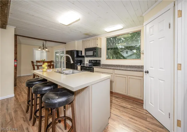 Homes for sale in Ravenna, OH | 128 E Central Ave, Ravenna, OH 44266 | MLS# 5216080