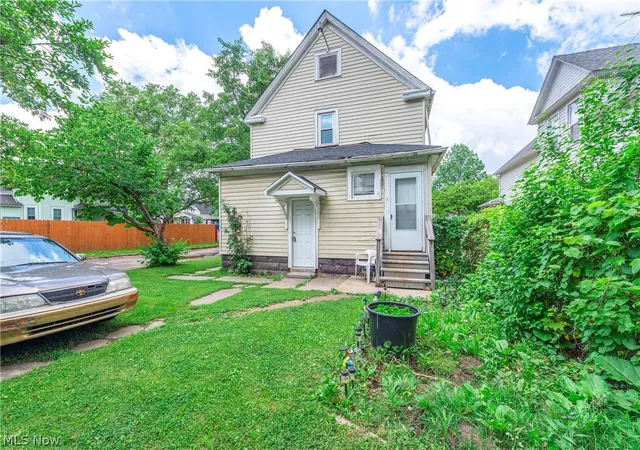 Homes for sale in Cleveland, OH | 3295 W 56Th St, Cleveland, OH 44102 | MLS# 5217536