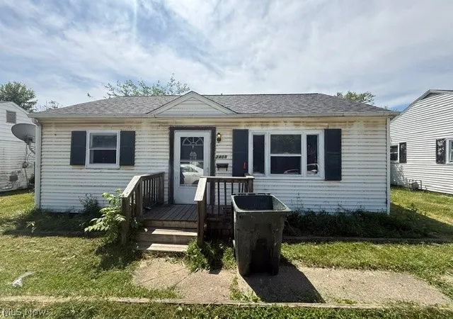 Photo 2 of Single family home for sale at 2405 Harmont Ave Ne, Canton, OH 44705 | MLS# 5218142 | Listing updated on 2026-07-21