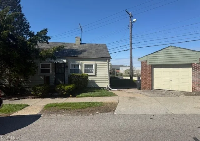 Photo 2 of Sale Pending at 1861 Torbenson Dr, Cleveland, OH 44112 | MLS# 5218073 | Listing updated on 2026-06-23