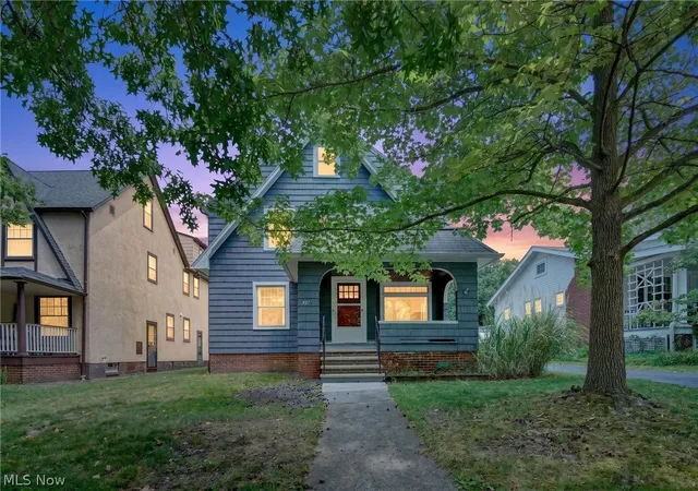 Homes for sale in Cleveland Heights, OH | 927 Englewood Rd, Cleveland Heights, OH 44121 | MLS# 5216736