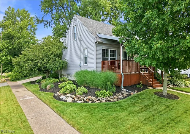 1st image of 1205 Atlantic St Ne, Warren, OH 44483 | MLS# 5218171