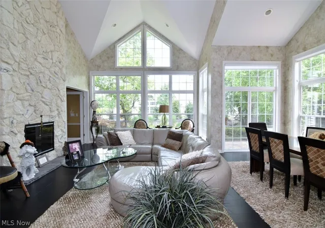 image of 417 W Glengary Cir, Cleveland, OH 44143 | MLS# 5217371
