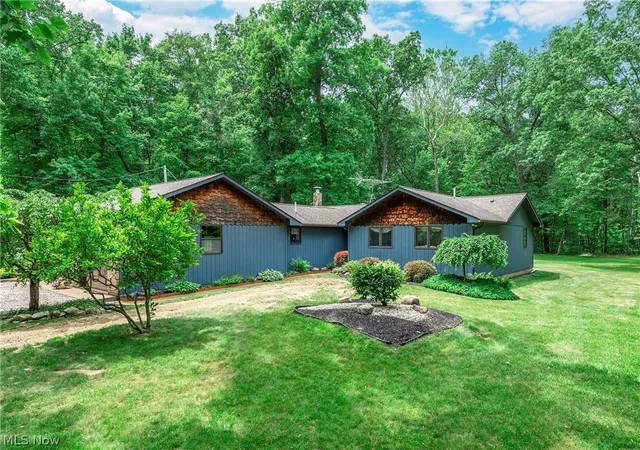 Homes for sale in Vermilion, OH | 2354 Sunnyside Rd, Vermilion, OH 44089 | MLS# 5217999