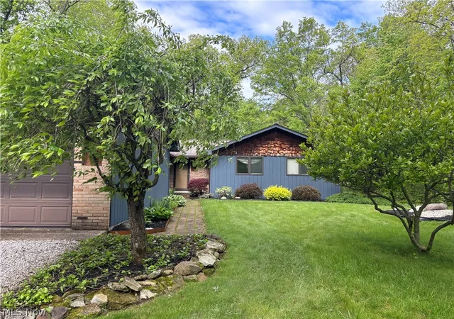 Homes for sale in Vermilion, OH | 2354 Sunnyside Rd, Vermilion, OH 44089 | MLS# 5217999