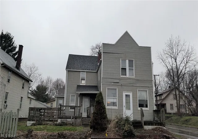1st image of 1857 Maple Ave Ne, Canton, OH 44705 | MLS# 5218226