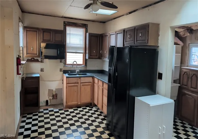 4th image of 1857 Maple Ave Ne, Canton, OH 44705 | MLS# 5218226