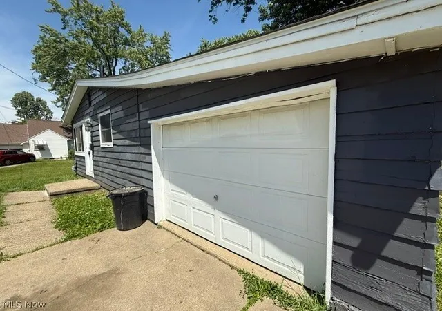 Photo 3 of Single family home for sale at 2646 Harmont Ave Ne, Canton, OH 44705 | MLS# 5218241 | Listing updated on 2026-07-21