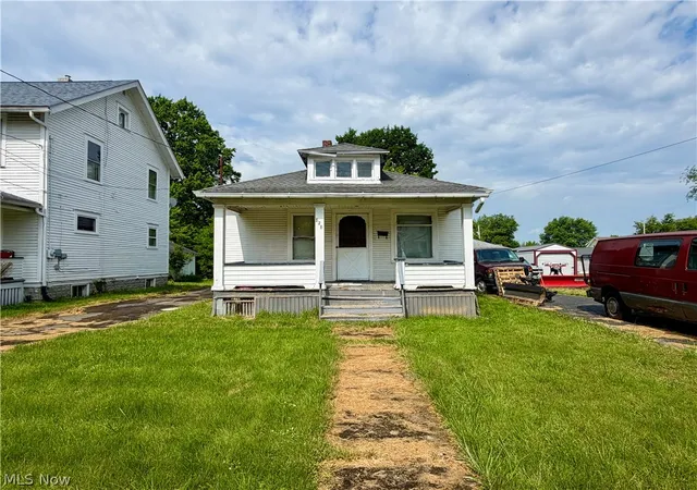 Homes for sale in Youngstown, OH | 828 Miami St, Youngstown, OH 44505 | MLS# 5218304
