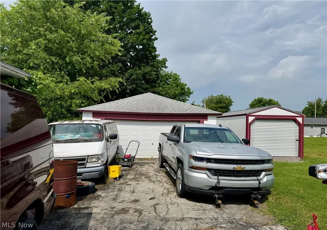 Homes for sale in Youngstown, OH | 828 Miami St, Youngstown, OH 44505 | MLS# 5218304